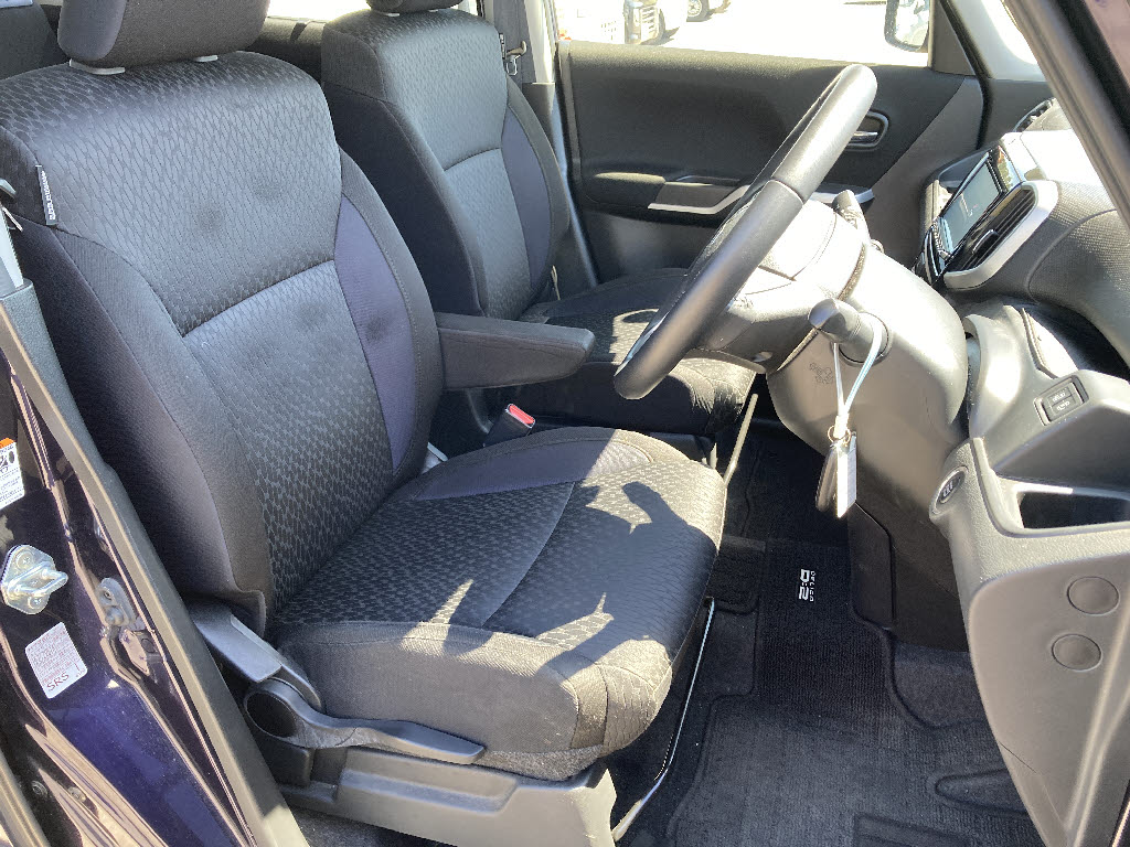 三菱 デリカＤ：２ ｶｽﾀﾑﾊｲﾌﾞﾘｯﾄﾞMV