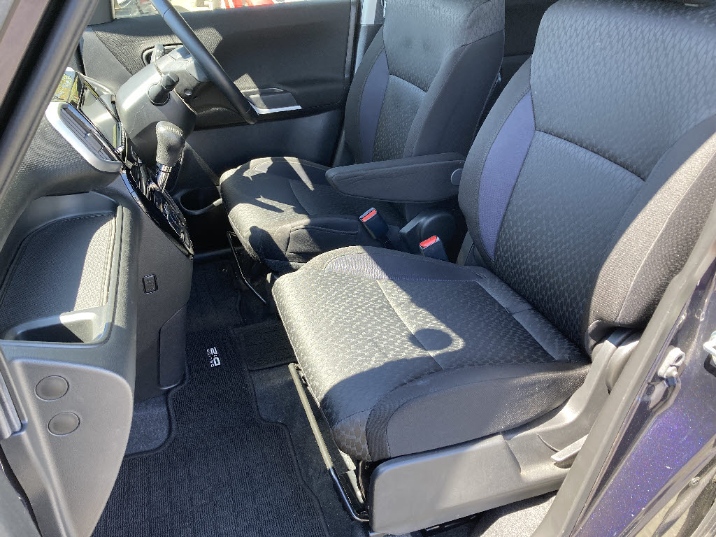 三菱 デリカＤ：２ ｶｽﾀﾑﾊｲﾌﾞﾘｯﾄﾞMV