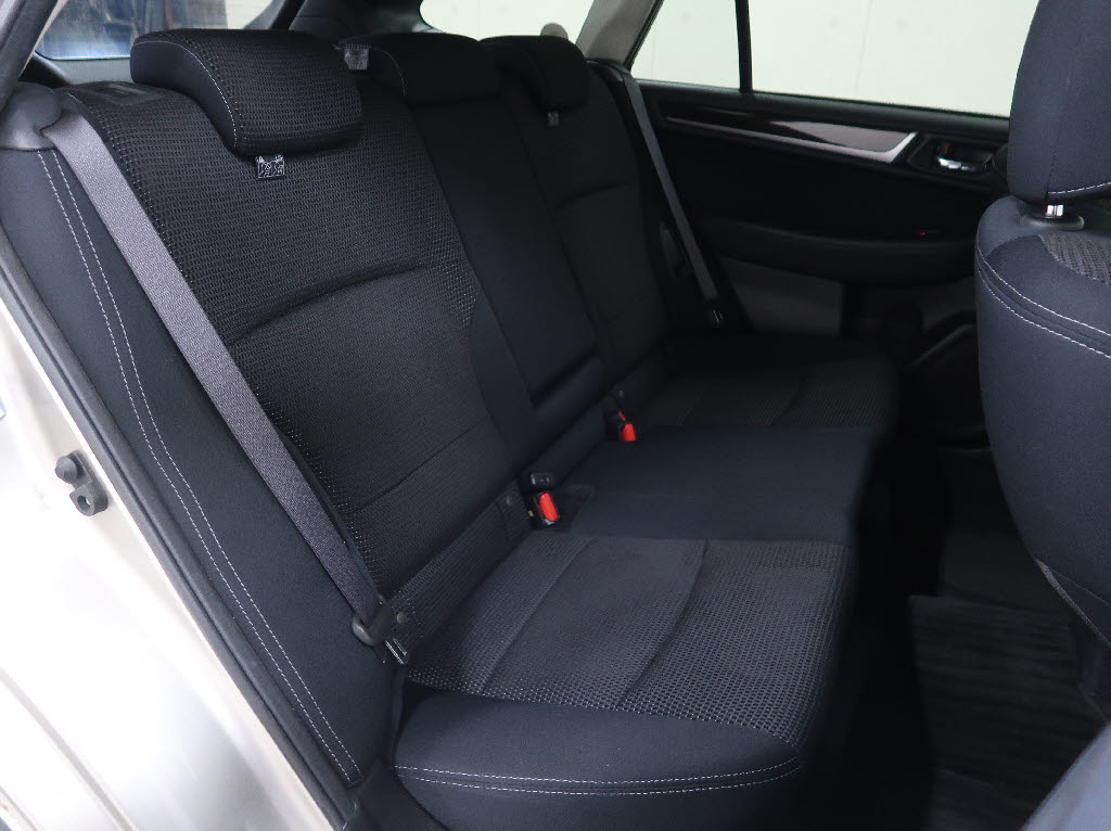 スバル ﾚｶﾞｼｨｱｳﾄﾊﾞｯｸ ベースグレード