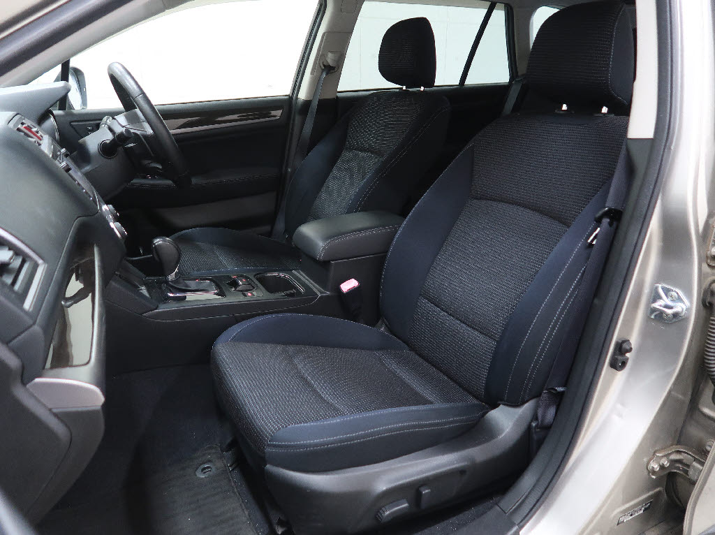 スバル ﾚｶﾞｼｨｱｳﾄﾊﾞｯｸ ベースグレード