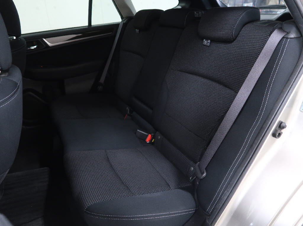 スバル ﾚｶﾞｼｨｱｳﾄﾊﾞｯｸ ベースグレード