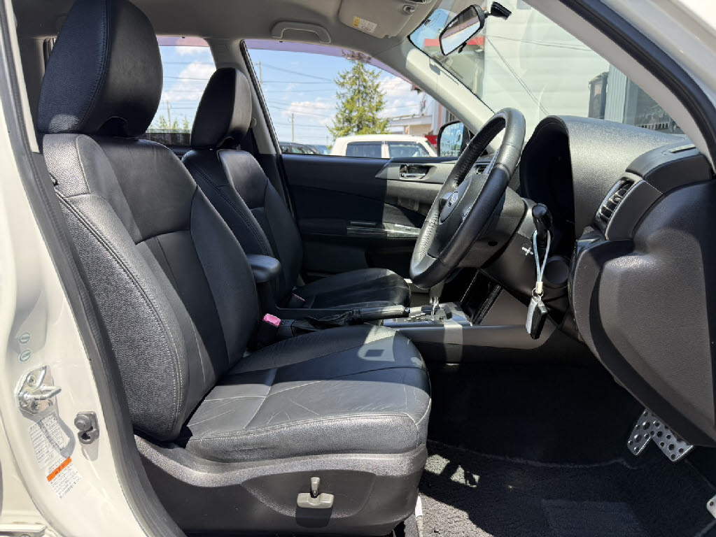 スバル フォレスター 2.0XT