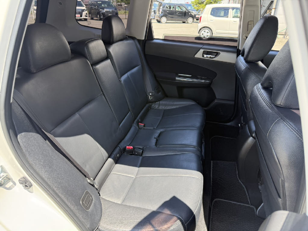 スバル フォレスター 2.0XT