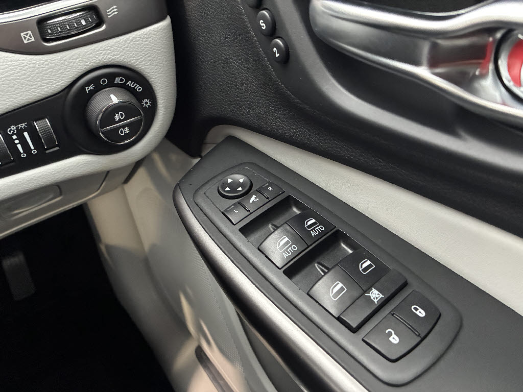 その他輸入車 ｼﾞｰﾌﾟ ﾁｪﾛｷｰ リミテッド