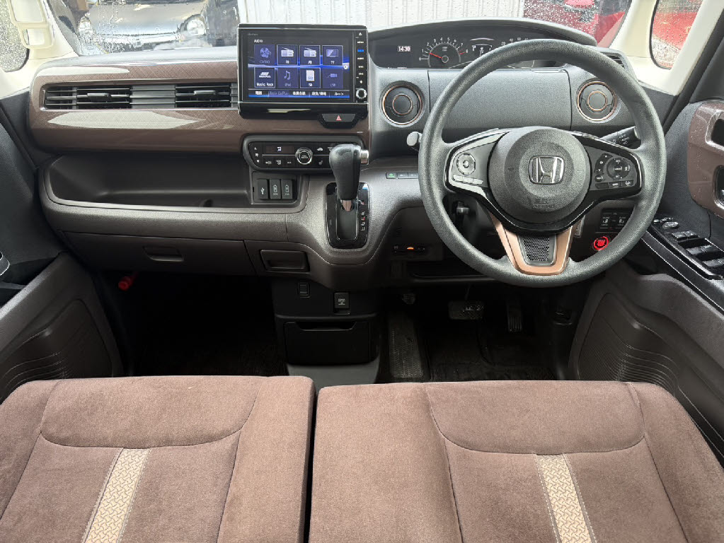 ホンダ Ｎ　ＢＯＸ G・LﾎﾝﾀﾞｾﾝｼﾝｸﾞｶｯﾊﾟｰﾌﾞﾗｳﾝS 4WD