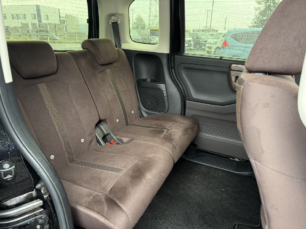 ホンダ Ｎ　ＢＯＸ G・LﾎﾝﾀﾞｾﾝｼﾝｸﾞｶｯﾊﾟｰﾌﾞﾗｳﾝS 4WD