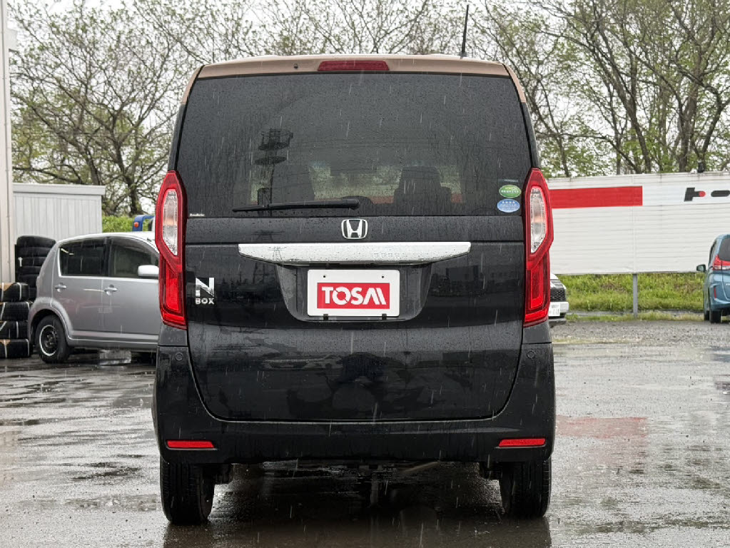 ホンダ Ｎ　ＢＯＸ G・LﾎﾝﾀﾞｾﾝｼﾝｸﾞｶｯﾊﾟｰﾌﾞﾗｳﾝS 4WD