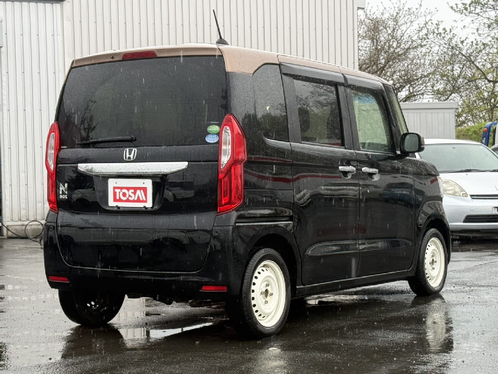 ホンダ Ｎ　ＢＯＸ G・LﾎﾝﾀﾞｾﾝｼﾝｸﾞｶｯﾊﾟｰﾌﾞﾗｳﾝS 4WD