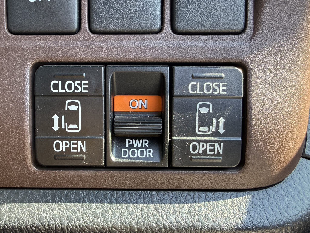 トヨタ エスクァイア GI 4WD