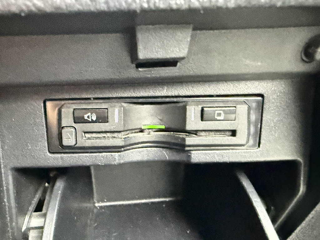 トヨタ アルファード 2.5SAﾊﾟｯｹｰｼﾞ 4WD