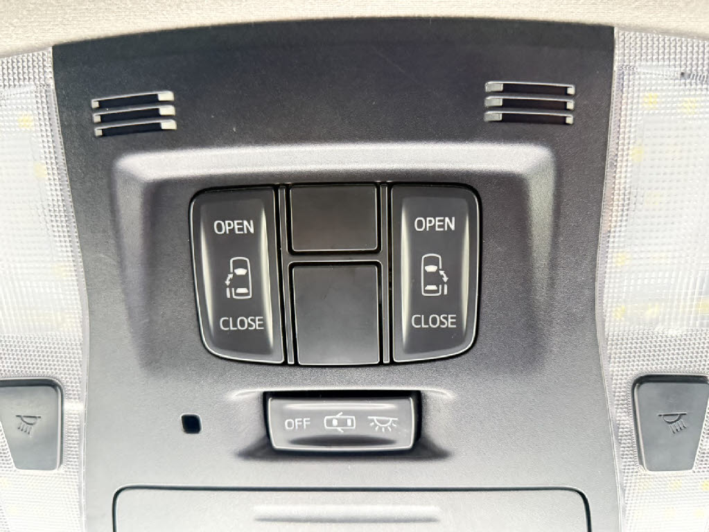 トヨタ アルファード 2.5SAﾊﾟｯｹｰｼﾞ 4WD