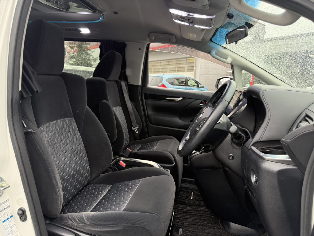 トヨタ アルファード 2.5SAﾊﾟｯｹｰｼﾞ 4WD