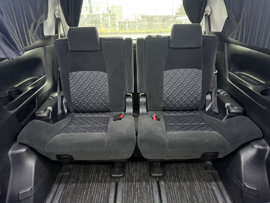 トヨタ アルファード 2.5SAﾊﾟｯｹｰｼﾞ 4WD