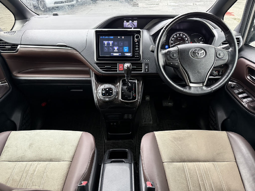 トヨタ エスクァイア GIﾌﾟﾚﾐｱﾑﾊﾟｯｹｰｼﾞ 4WD