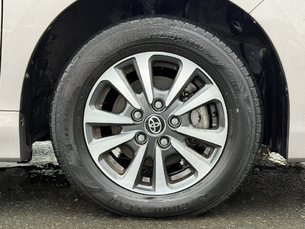 トヨタ エスクァイア GIﾌﾟﾚﾐｱﾑﾊﾟｯｹｰｼﾞ 4WD