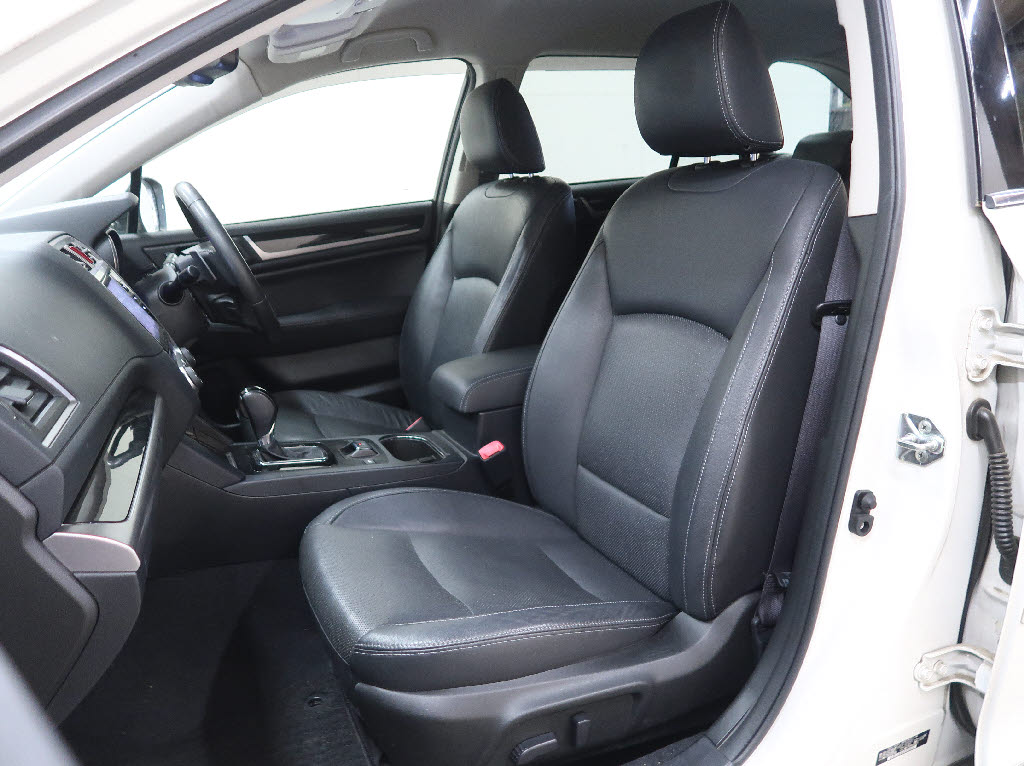 スバル ﾚｶﾞｼｨｱｳﾄﾊﾞｯｸ ﾘﾐﾃｯﾄﾞ 4WD