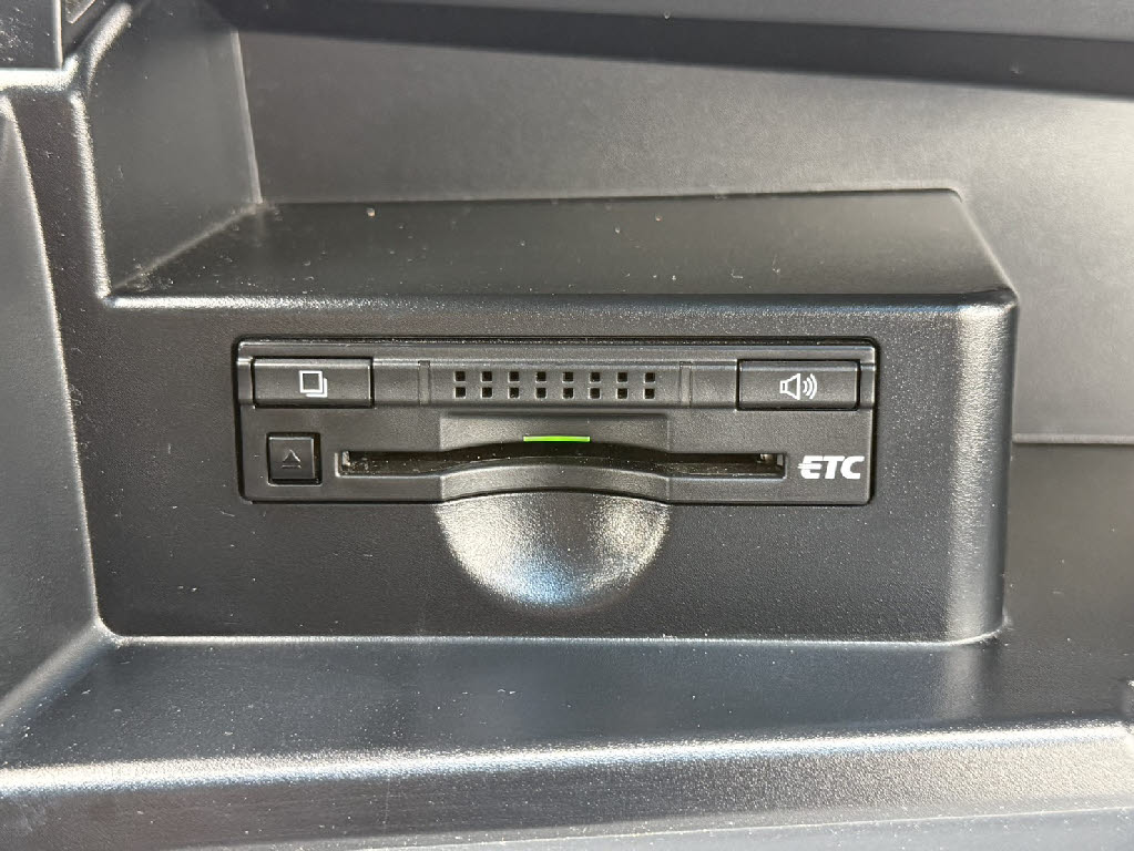 トヨタ ｴｽﾃｨﾏ ﾊｲﾌﾞﾘｯﾄﾞ ﾊｲﾌﾞﾘｯﾄﾞ ｱｴﾗｽ 4WD