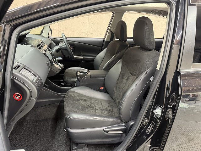 トヨタ プリウスアルファ G