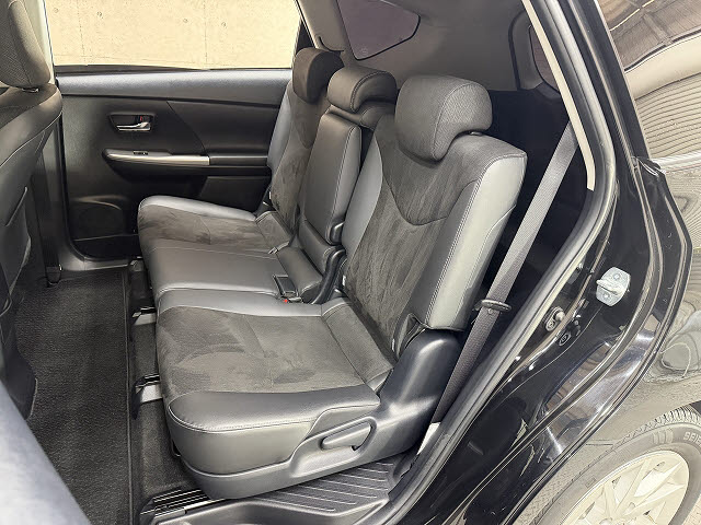 トヨタ プリウスアルファ G