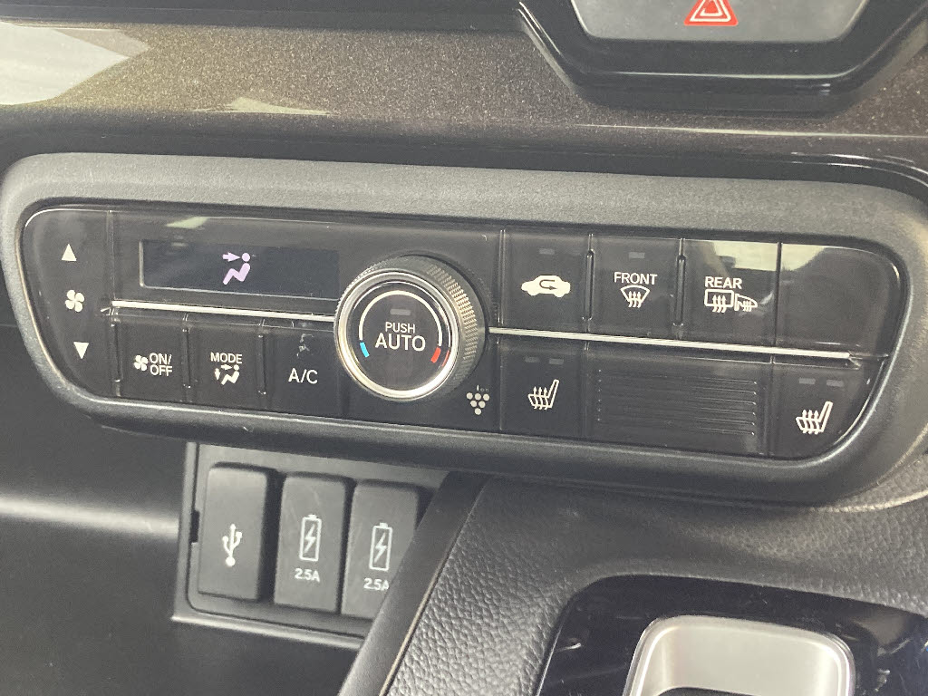 ホンダ Ｎ　ＢＯＸカスタム G・Lﾀｰﾎﾞﾎﾝﾀﾞｾﾝｼﾝｸﾞ 4WD