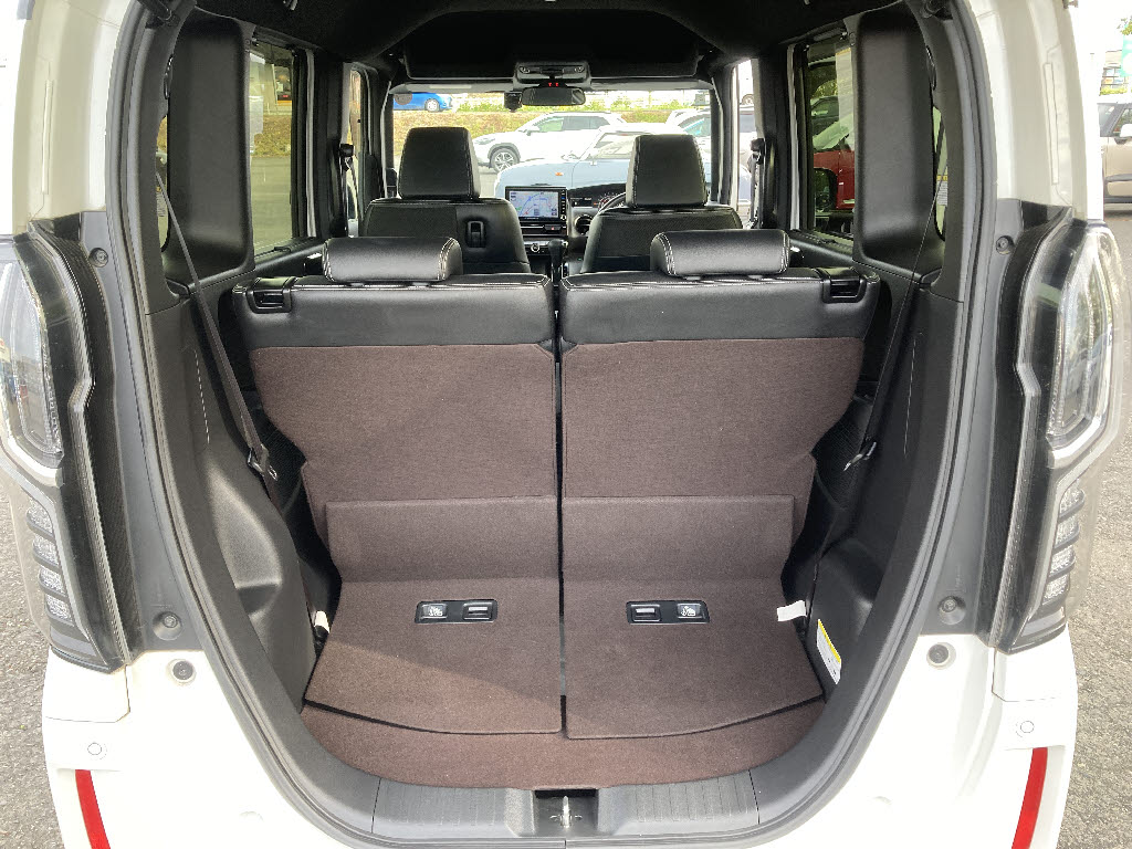 ホンダ Ｎ　ＢＯＸカスタム G・Lﾀｰﾎﾞﾎﾝﾀﾞｾﾝｼﾝｸﾞ 4WD