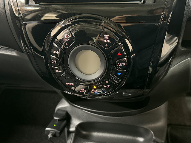ニッサン ノート e-POWER B