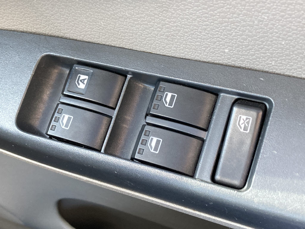 ダイハツ ミライース Lf 4WD