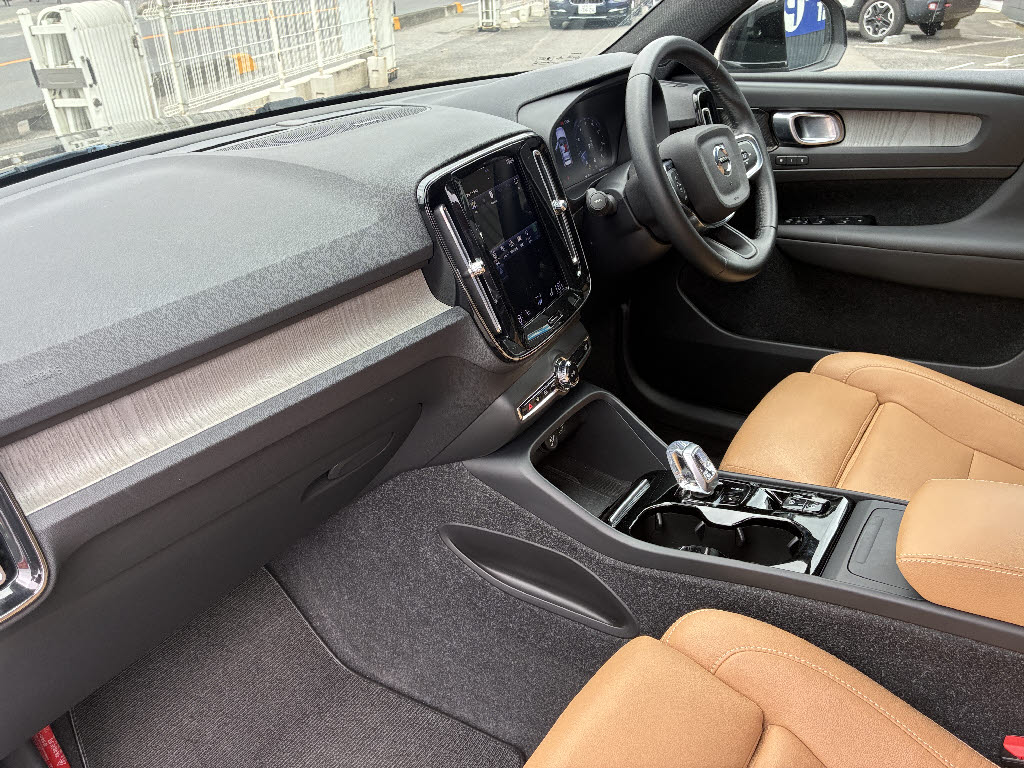 ボルボ ボルボ ＸＣ４０ B4 AWDｲﾝｽｸﾘﾌﾟｼｮﾝ