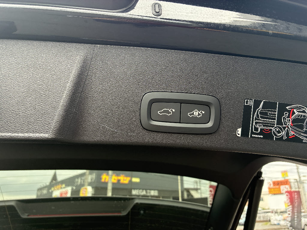 ボルボ ボルボ ＸＣ４０ B4 AWDｲﾝｽｸﾘﾌﾟｼｮﾝ