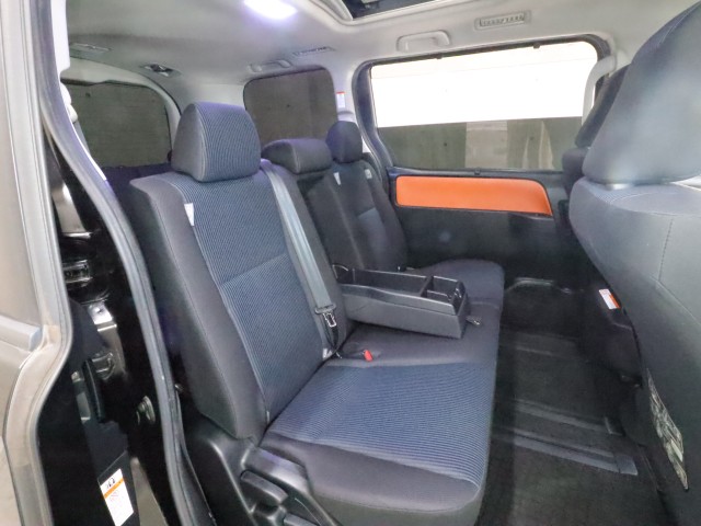 トヨタ ヴォクシー ZS 助手席ﾘﾌﾄｱｯﾌﾟｼｰﾄ車