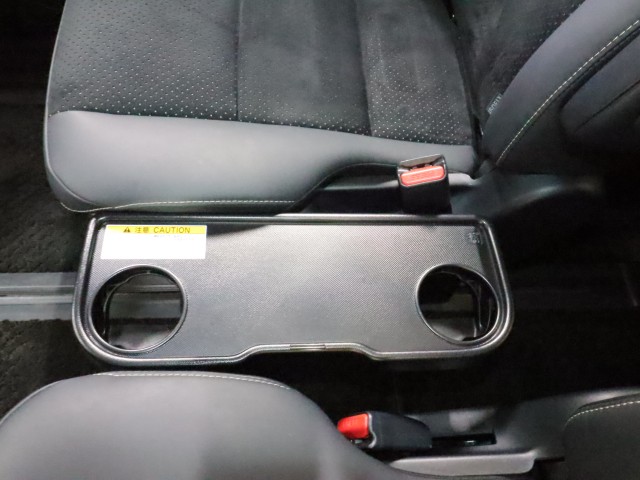 トヨタ ヴォクシー ＺＳ煌３