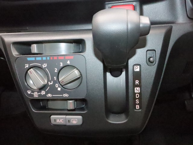 ダイハツ ミライース Ｌ