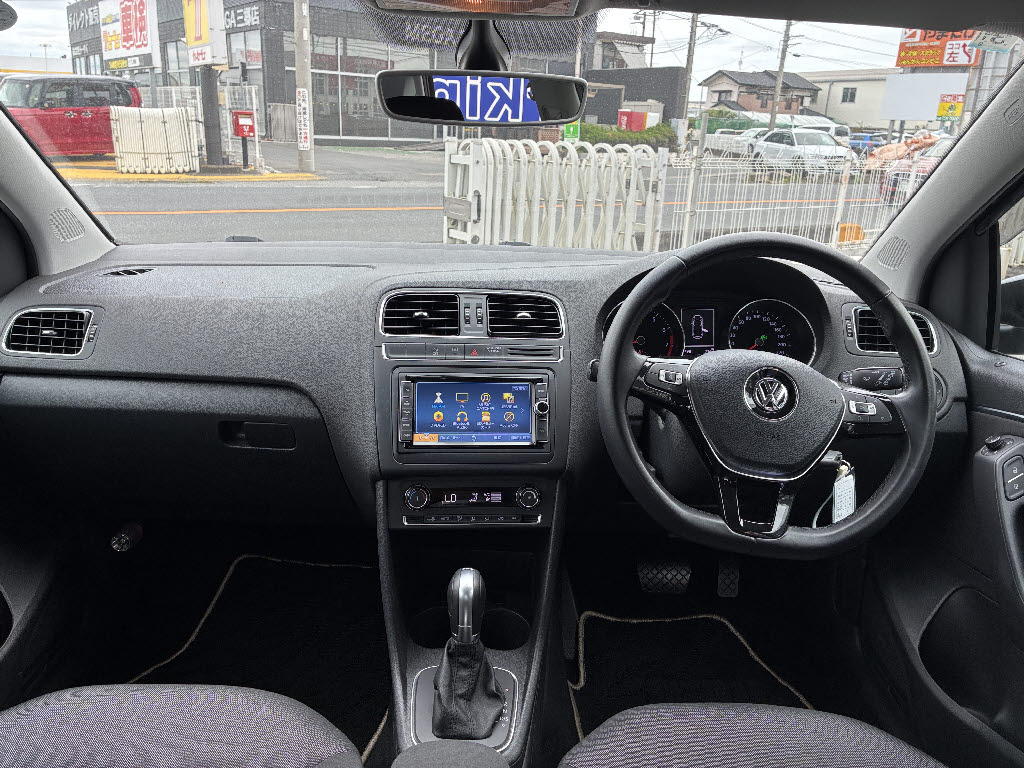 フォルクスワーゲン ＶＷポロ TSIｺﾝﾌｫｰﾄﾗｲﾝﾏｲｽﾀｰ
