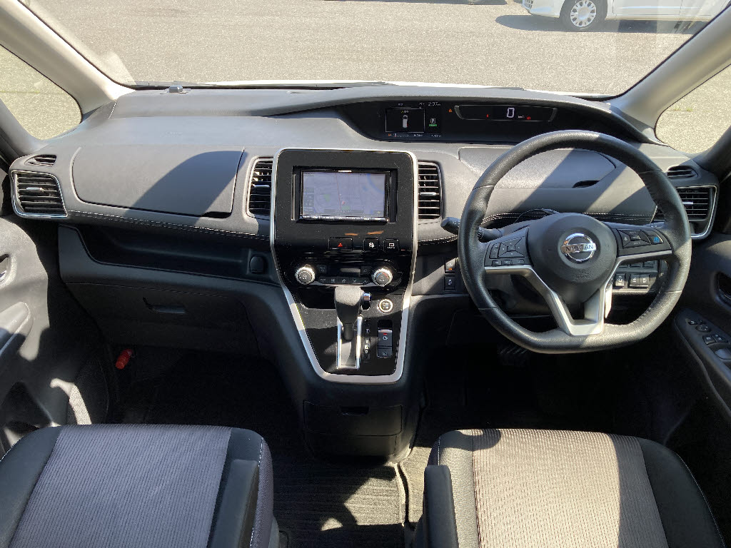 ニッサン セレナＨＶ ﾊｲｳｪｲｽﾀｰ 4WD