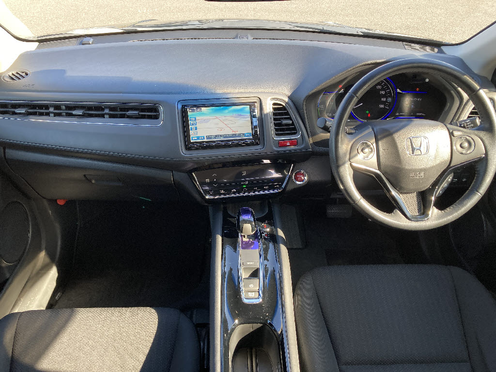 ホンダ ヴェゼルＨＶ HYBRID X