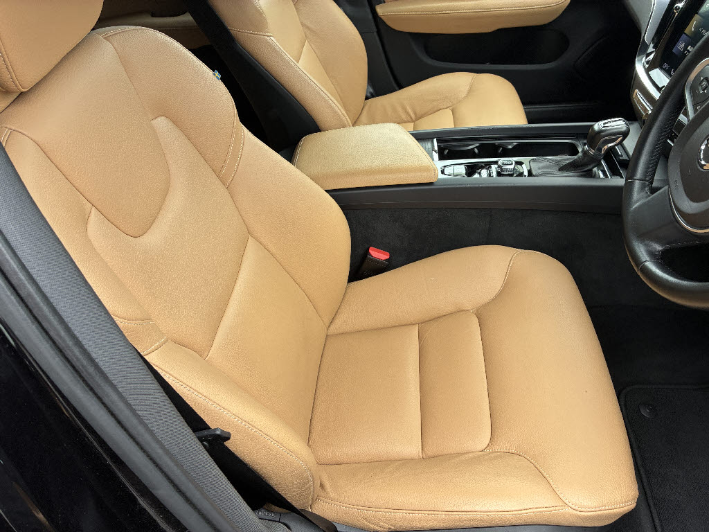 ボルボ ボルボ Ｖ６０ T5　モメンタム