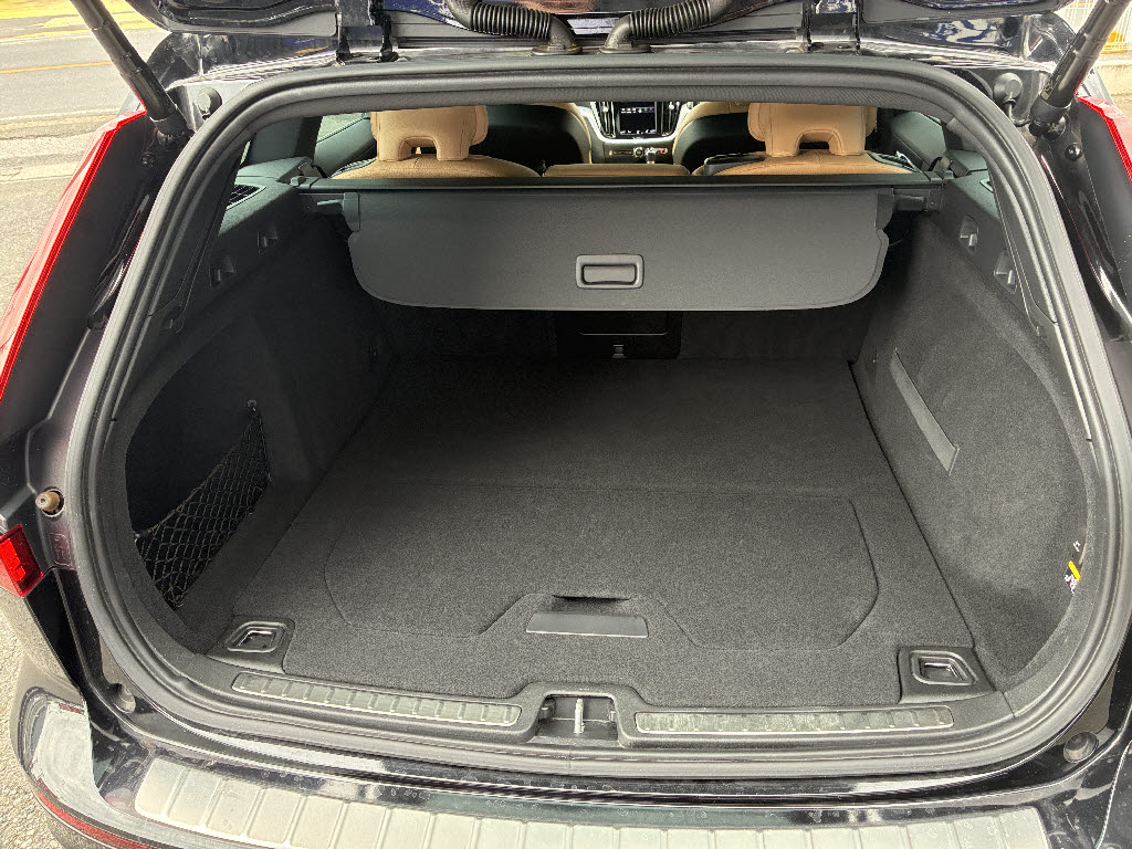 ボルボ ボルボ Ｖ６０ T5　モメンタム