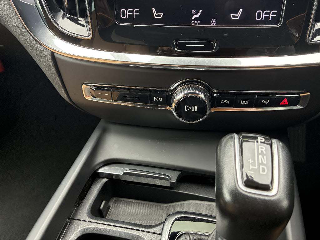 ボルボ ボルボ Ｖ６０ T5　モメンタム