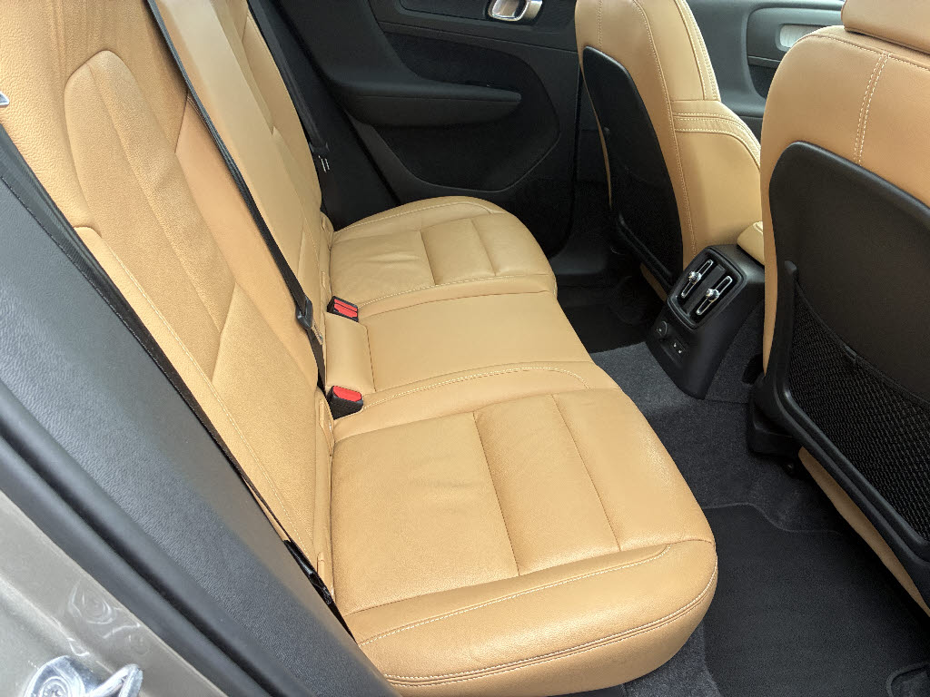 ボルボ ボルボ ＸＣ４０ ﾘﾁｬｰｼﾞﾌﾟﾗｸﾞｲﾝHV T5ｲﾝｽｸﾘﾌﾟｼｮﾝ