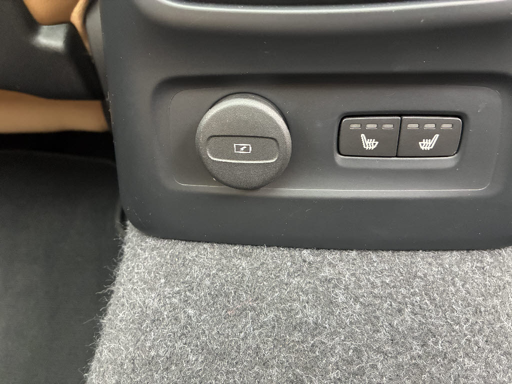 ボルボ ボルボ ＸＣ４０ ﾘﾁｬｰｼﾞﾌﾟﾗｸﾞｲﾝHV T5ｲﾝｽｸﾘﾌﾟｼｮﾝ