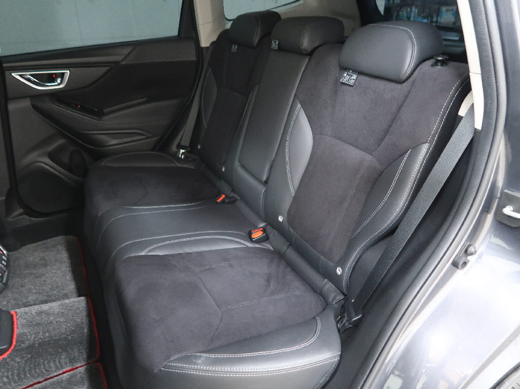 スバル フォレスター スポーツ 4WD