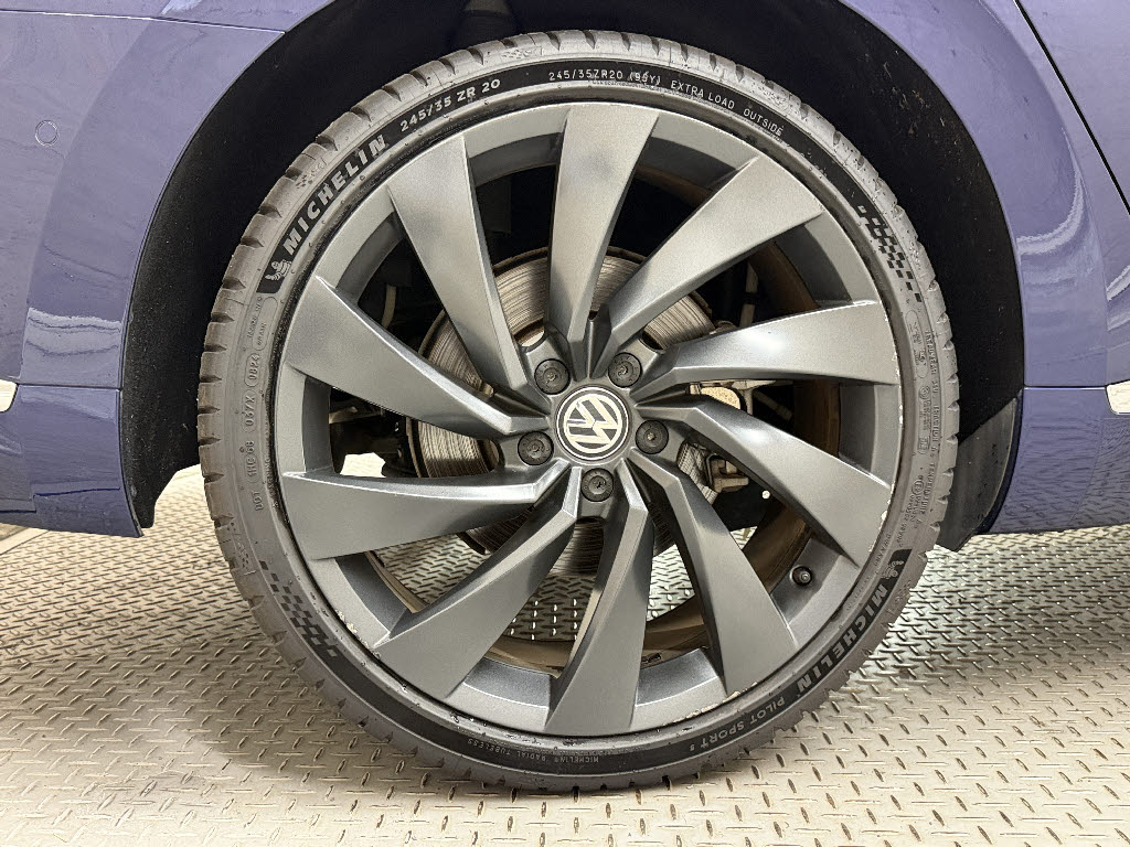 フォルクスワーゲン ＶＷアルテオン 4ﾓｰｼｮﾝRﾗｲﾝ