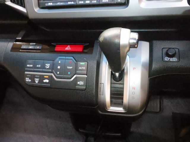 ホンダ ステップワゴン Zｸｰﾙｽﾋﾟﾘｯﾄｲﾝﾀｰﾅﾋﾞｾﾚｸｼｮﾝ