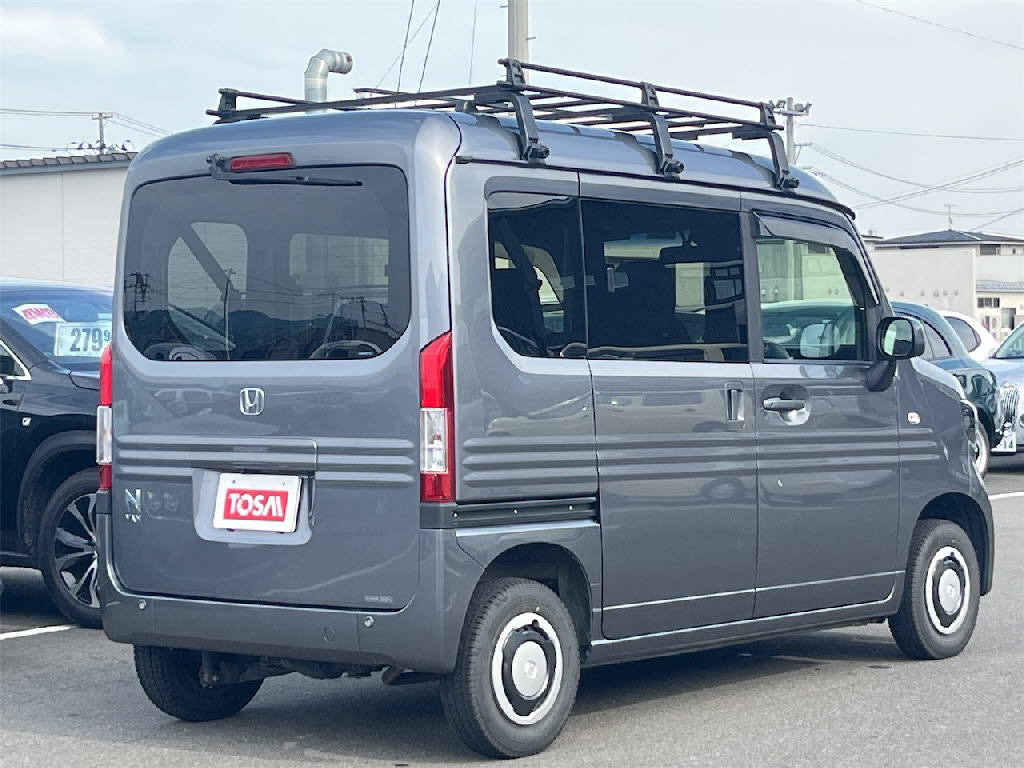 ホンダ Ｎ－ＶＡＮ ﾌｧﾝﾀｰﾎﾞﾎﾝﾀﾞｾﾝｼﾝｸﾞ4WD