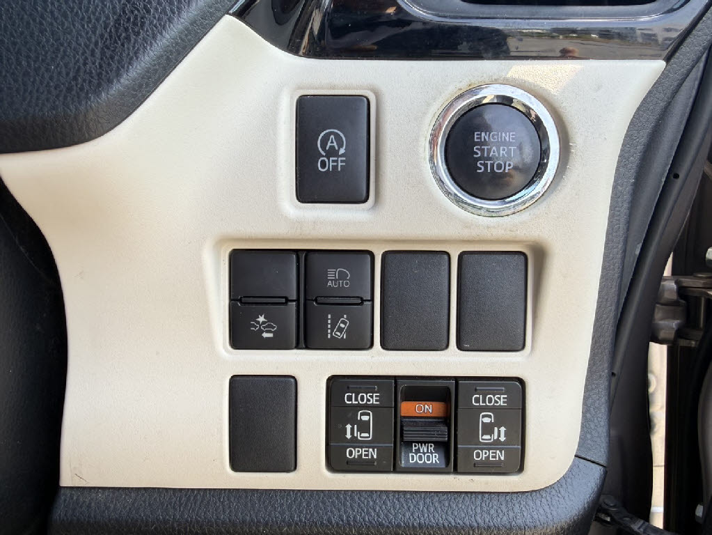 トヨタ ノア G