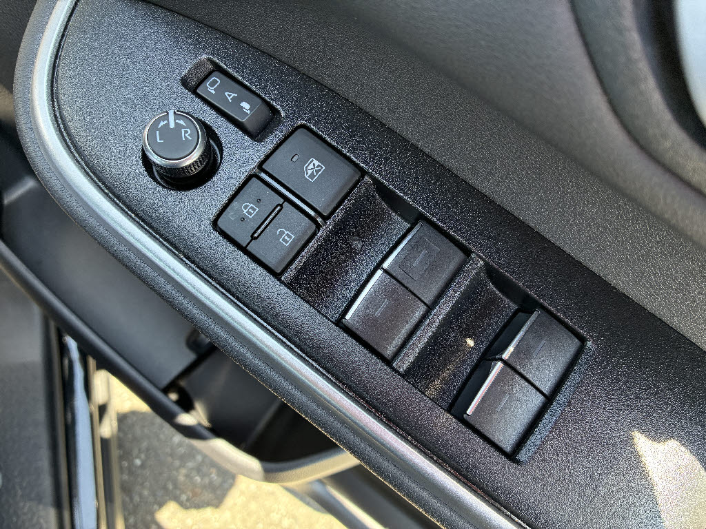 トヨタ ｳﾞｫｸｼｰﾊｲﾌﾞﾘｯﾄﾞ ﾊｲﾌﾞﾘｯﾄﾞS-Z 4WD