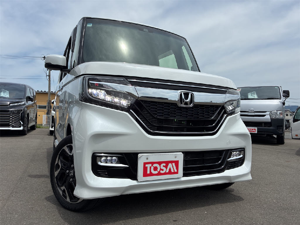 ホンダ Ｎ　ＢＯＸカスタム G・Lﾀｰﾎﾞﾎﾝﾀﾞｾﾝｼﾝｸﾞ 4WD