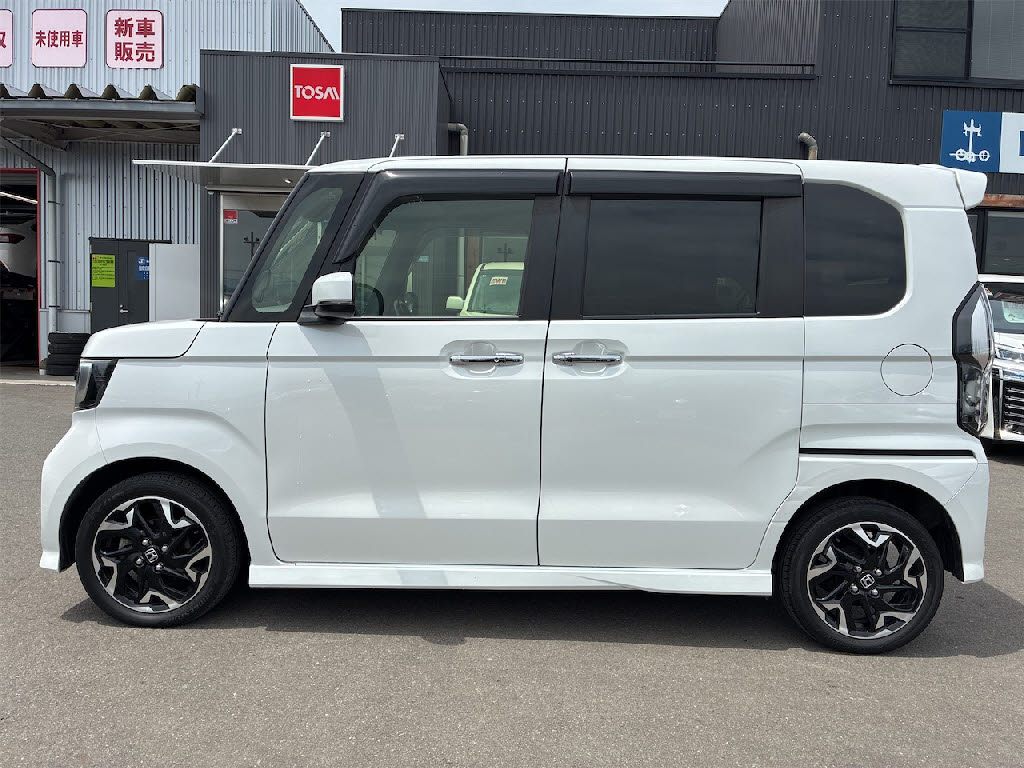 ホンダ Ｎ　ＢＯＸカスタム G・Lﾀｰﾎﾞﾎﾝﾀﾞｾﾝｼﾝｸﾞ 4WD