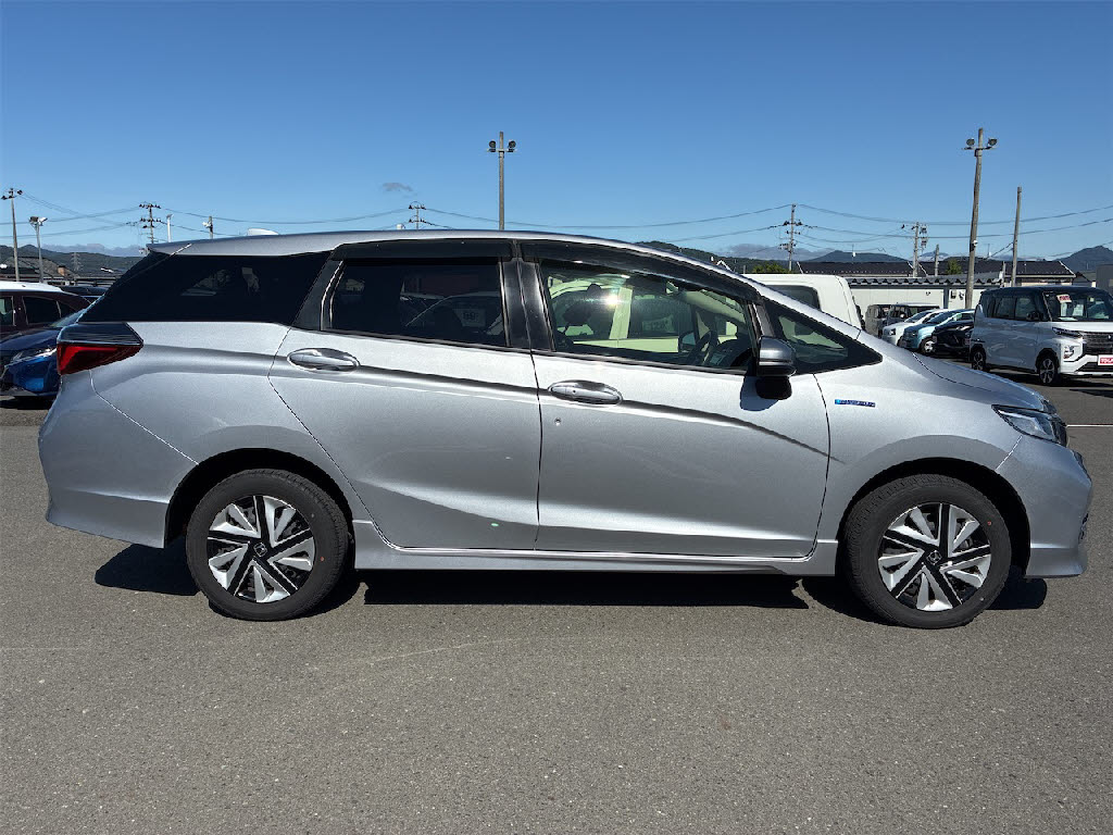 ホンダ シャトル HVﾎﾝﾀﾞｾﾝｼﾝｸﾞ 4WD