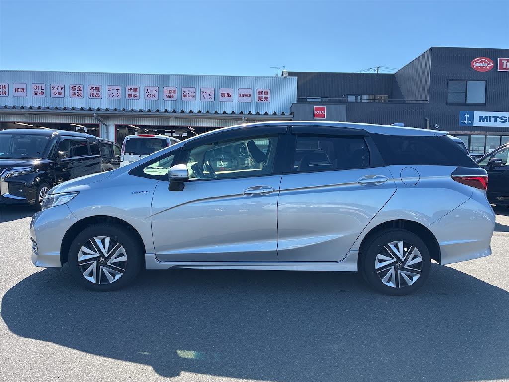 ホンダ シャトル HVﾎﾝﾀﾞｾﾝｼﾝｸﾞ 4WD